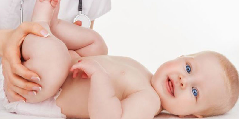دکتر جراح برای ختنه نوزاد